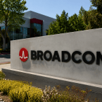 Broadcom stock surges 4% to 52-week high: can the rally continue?